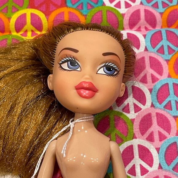 Bratz Meygan Doll Lot 20B #65 - Picture 4 of 5